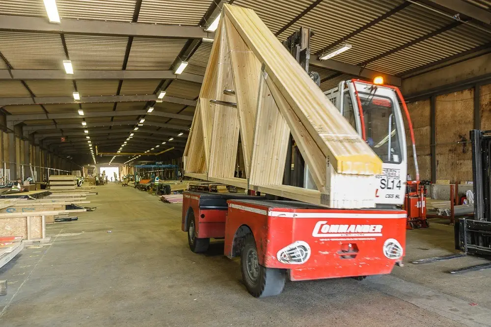 Fork-Lift-Carrying-Roof-Trusses