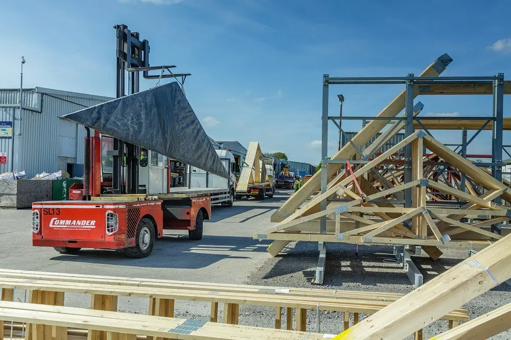 Party-Wall-lifted-by-fork-lift